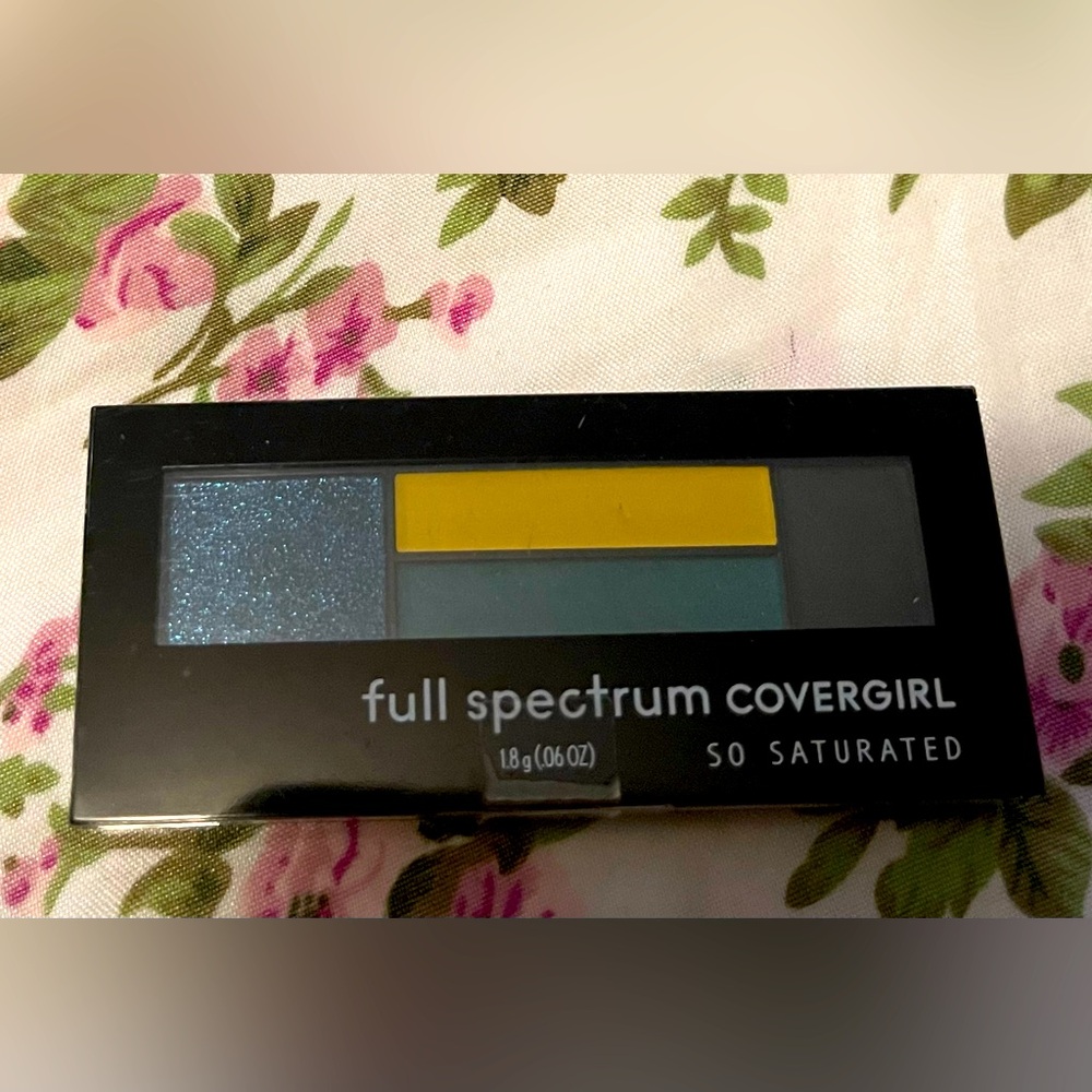 COVER GIRL FULL SPECTRUM SO SATURATED EYE SHADOW